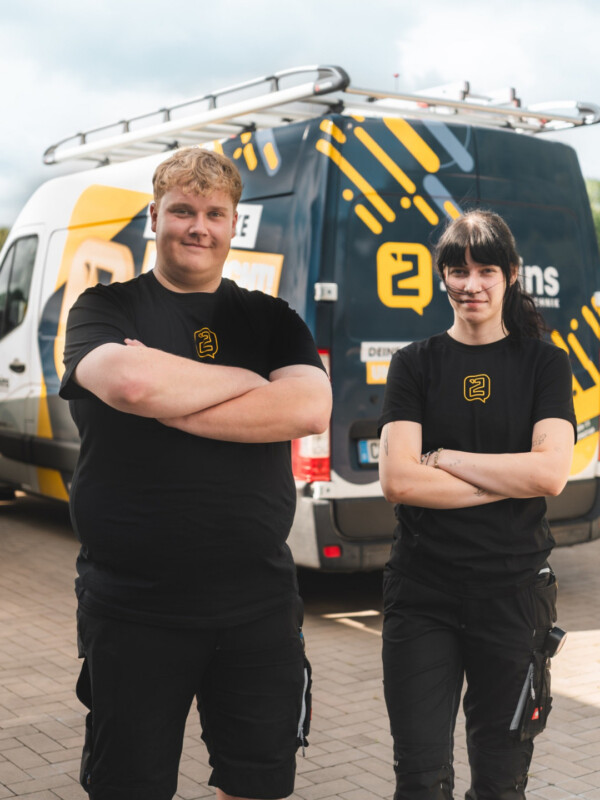 🎉 Herzlich Willkommen im Team, Max und Svenja! 🎉 Seit dem 01.08. gibt es bei uns in der Werbetechnik großartigen …